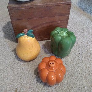 5 Vintage Vegetable/Fruit Salt and Pepper